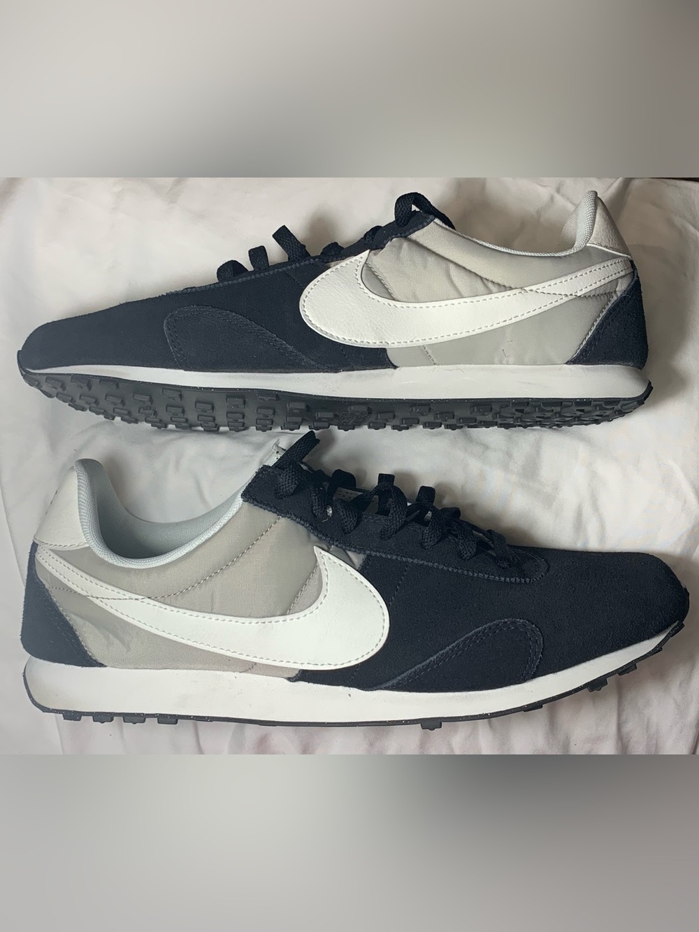 Nike Mens Pre Montreal '17 Retro
Sneakers Black, Sail Grey, white.  Size 12